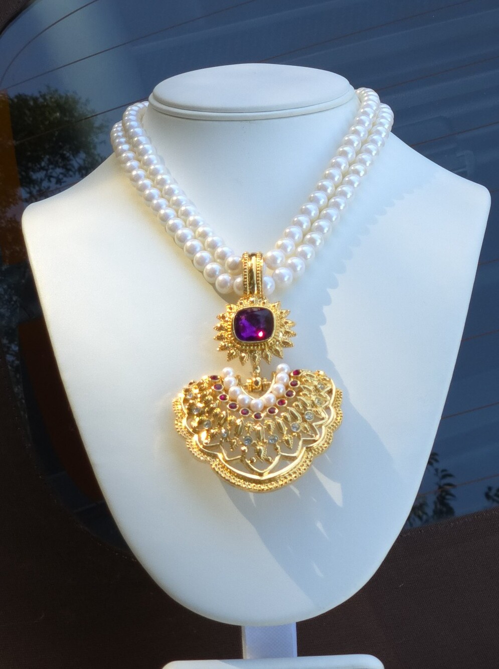 Elizabeth Taylor SHAILL JHAVERI AVON IMPERIAL ELEGANCE Pearl Amythyst Necklace